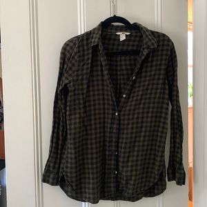 H&M size 6 buttoned shirt